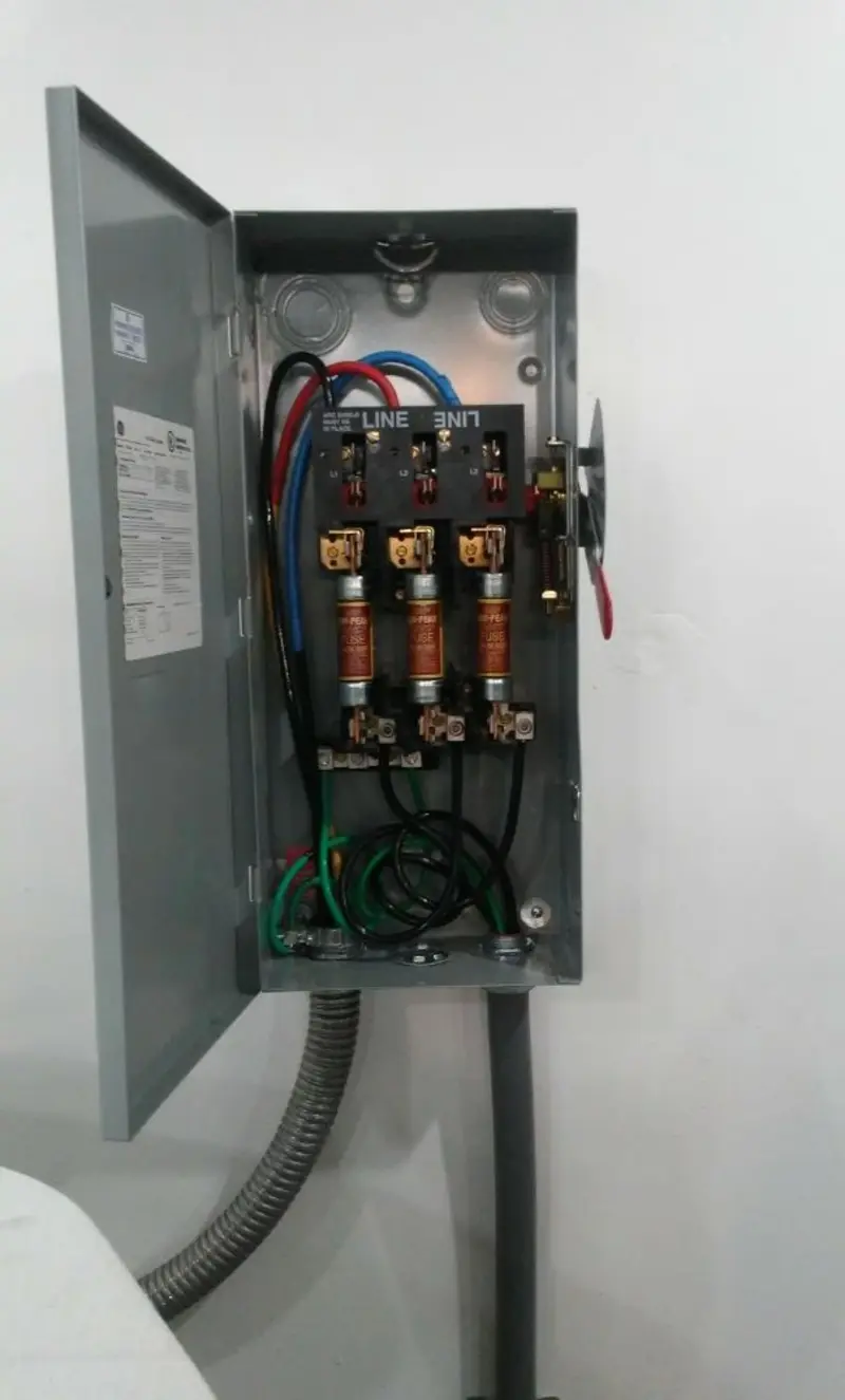 Three-phase disconnect switch installed for Smoke Detector Installation in Archdale